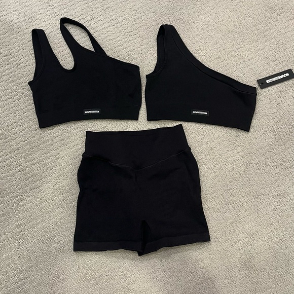 Fashion Nova Pants - 🩷 3 piece workout set Nova Sport Small Ribbed Black biker shorts sports bra crop